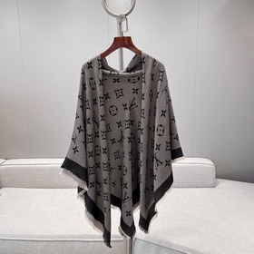 Новый шарф Louis Vuitton с крупным мо