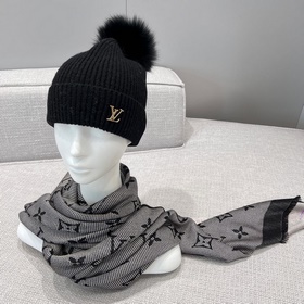 Новый шарф Louis Vuitton с крупным мо