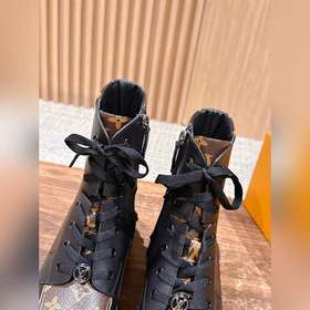 Новые кожаные ботинки Chelsea от Louis