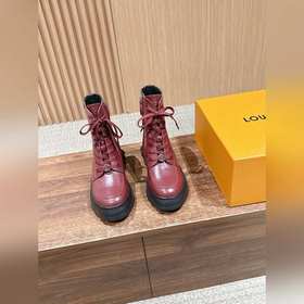 Новые кожаные ботинки Chelsea от Louis