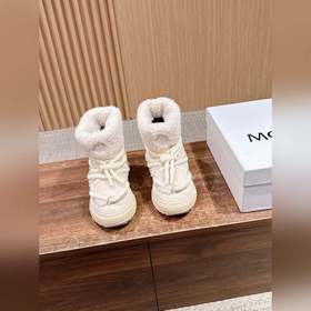 Новые осенне-зимние ботинки Moncler с