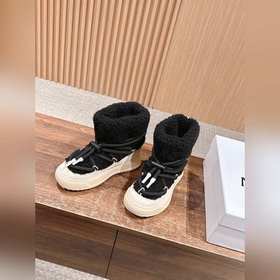 Новые осенне-зимние ботинки Moncler с