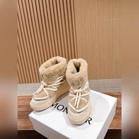 Новые осенне-зимние ботинки Moncler с