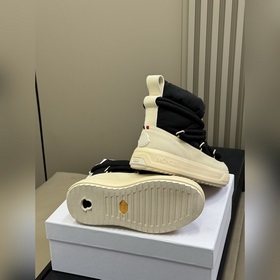 Высококачественные зимние сапоги Monc