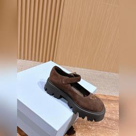 PRADA Новые туфли Mary Jane на мягком 