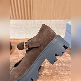 PRADA Новые туфли Mary Jane на мягком 