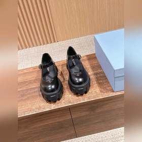 PRADA Новинка Туфли Mary Jane на толст