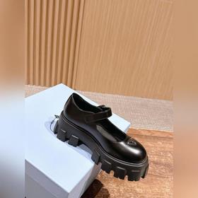 PRADA Новинка Туфли Mary Jane на толст