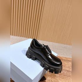 PRADA Новые туфли Mary Jane на мягком 