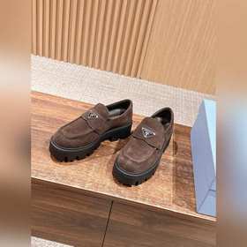 PRADA Новые туфли Mary Jane на мягком 