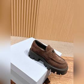 PRADA Новые туфли Mary Jane на мягком 