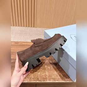 PRADA Новые туфли Mary Jane на мягком 