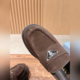 PRADA Новые туфли Mary Jane на мягком 