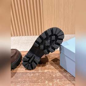 PRADA Новые туфли Mary Jane на мягком 