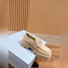 PRADA Новые туфли Mary Jane на мягком 