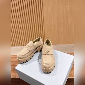 PRADA Новые туфли Mary Jane на мягком 