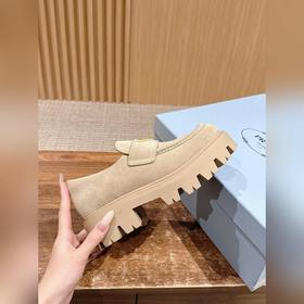 PRADA Новые туфли Mary Jane на мягком 