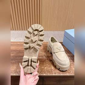 PRADA Новые туфли Mary Jane на мягком 