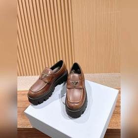 PRADA Новые туфли Mary Jane на мягком 