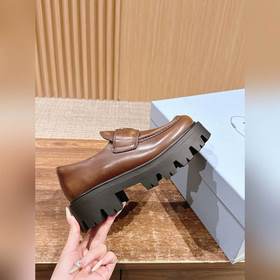 PRADA Новые туфли Mary Jane на мягком 