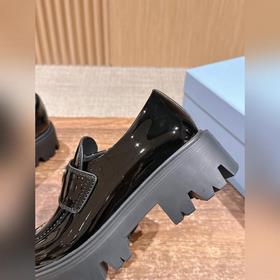 PRADA Новые туфли Mary Jane на мягком 