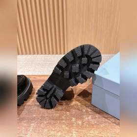 PRADA Новые туфли Mary Jane на мягком 
