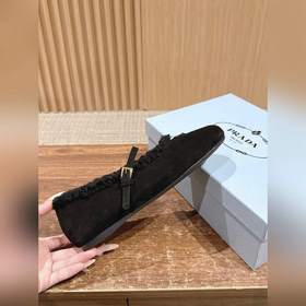 PRADA Осень/Зима Новинка Мэри Джейн на