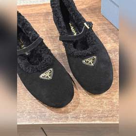 PRADA Осень/Зима Новинка Мэри Джейн на