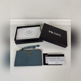 Карточный держатель Prada из промаслен