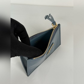 Карточный держатель Prada из промаслен