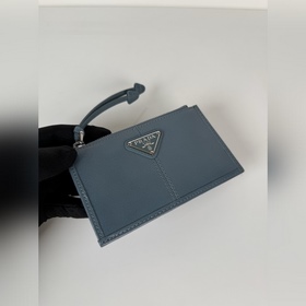 Карточный держатель Prada из промаслен