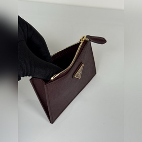 Кожаный держатель для карт Prada бордо