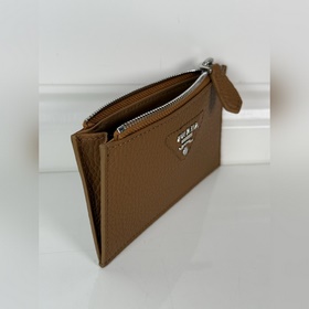 Карточный держатель Prada из тонкой ол