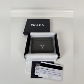 Мужской компактный кошелек Prada из ко