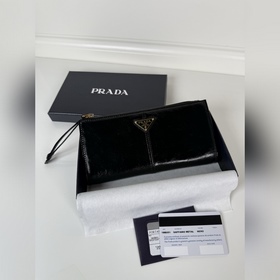 Небольшая сумка Prada Unisex. Эта комп