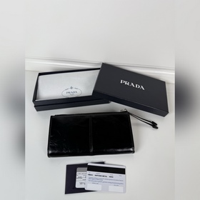 Небольшой чехол Prada Unisex. Этот ком