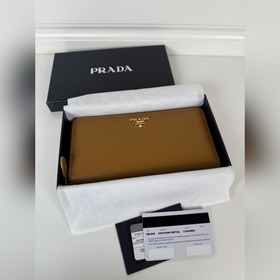 Кошелек Prada с односторонней застежко