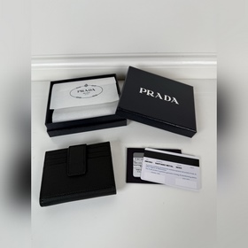Мужской кожаный кошелек Prada с откидн