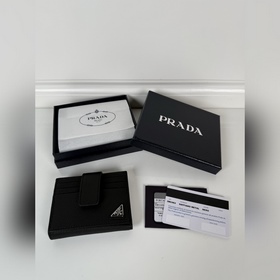 Мужской кожаный кошелек Prada с откидн
