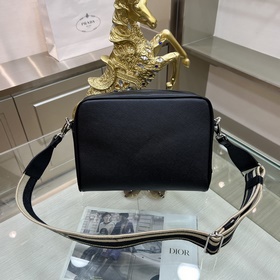 PRADA 8820-4 Эта элегантная сумка чер