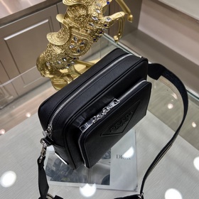 PRADA 8820-4 Эта элегантная сумка чер