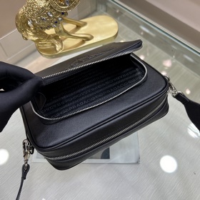 PRADA 8820-4 Эта элегантная сумка чер