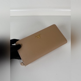 Кошелек Prada с одной молнией из кожи
