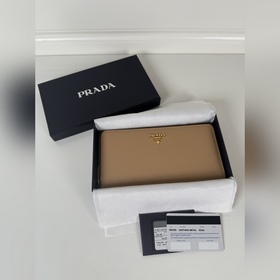 Кошелек Prada с одной молнией из кожи 