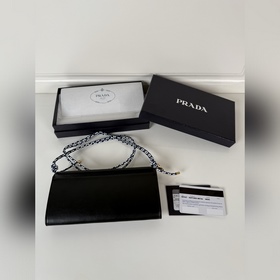 Женский кошелек-клатч Prada, модель： 1