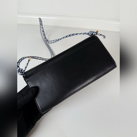 Женский кошелек-клатч Prada, модель： 1
