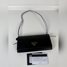 Женский кошелек-клатч Prada, модель： 1