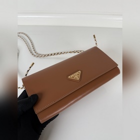 Женский кошелек Prada с клапаном, моде