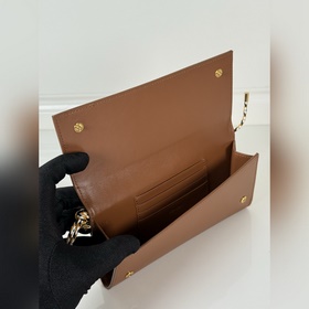 Женский кошелек Prada с клапаном, моде
