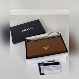 Женский кошелек Prada с клапаном, моде